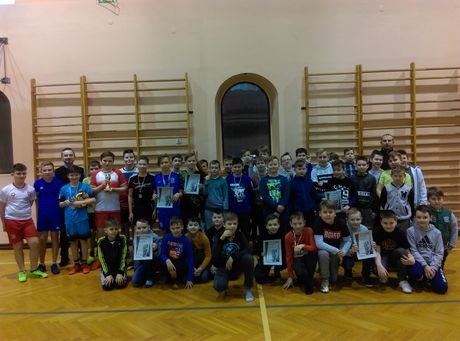 MISTRZOSTWA SZKOŁY W PIŁCE HALOWEJ – WRĘCZENIE NARÓD