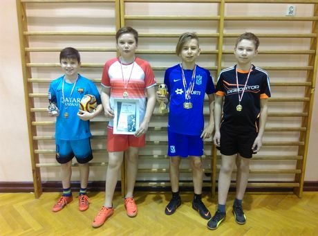 MISTRZOSTWA SZKOŁY W PIŁCE HALOWEJ – WRĘCZENIE NARÓD