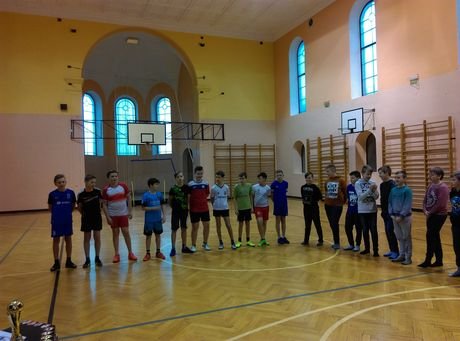 MISTRZOSTWA SZKOŁY W PIŁCE HALOWEJ – WRĘCZENIE NARÓD