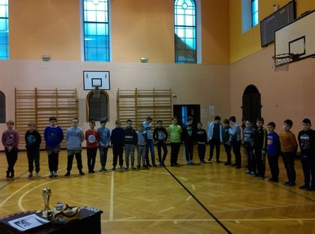 MISTRZOSTWA SZKOŁY W PIŁCE HALOWEJ – WRĘCZENIE NARÓD