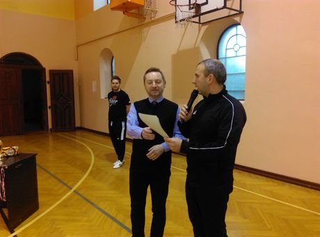 MISTRZOSTWA SZKOŁY W PIŁCE HALOWEJ – WRĘCZENIE NARÓD