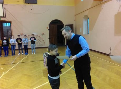 MISTRZOSTWA SZKOŁY W PIŁCE HALOWEJ – WRĘCZENIE NARÓD