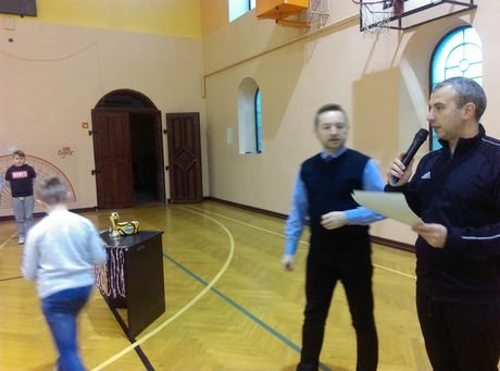 MISTRZOSTWA SZKOŁY W PIŁCE HALOWEJ – WRĘCZENIE NARÓD