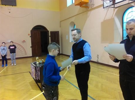 MISTRZOSTWA SZKOŁY W PIŁCE HALOWEJ – WRĘCZENIE NARÓD