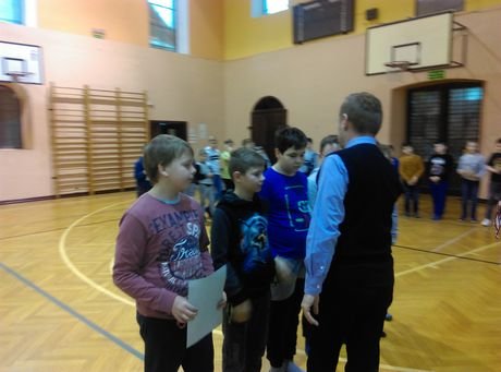 MISTRZOSTWA SZKOŁY W PIŁCE HALOWEJ – WRĘCZENIE NARÓD