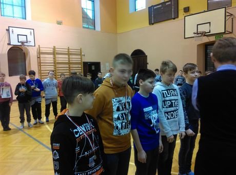 MISTRZOSTWA SZKOŁY W PIŁCE HALOWEJ – WRĘCZENIE NARÓD