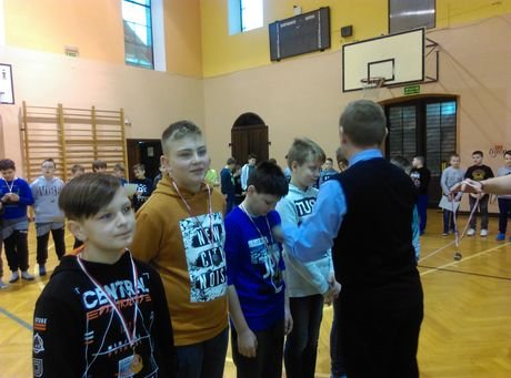 MISTRZOSTWA SZKOŁY W PIŁCE HALOWEJ – WRĘCZENIE NARÓD