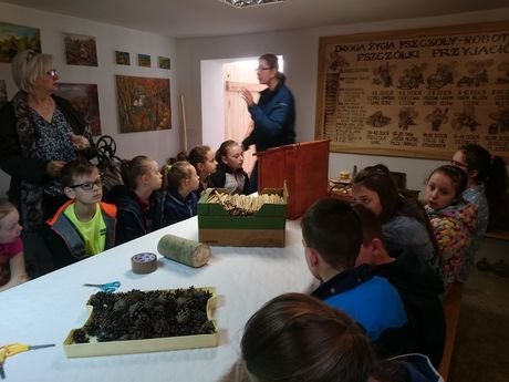 Wycieczka do zagrody Pszczółki przyjaciółki