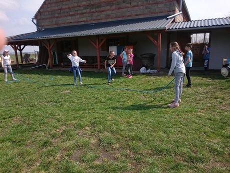 Wycieczka do zagrody Pszczółki przyjaciółki